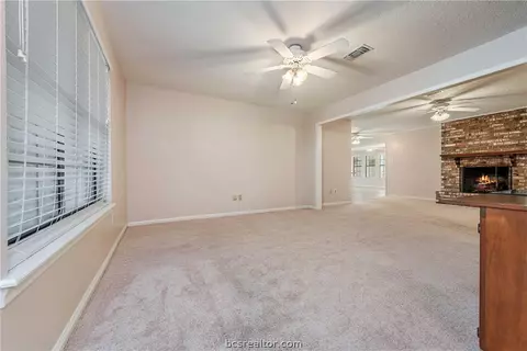 3608 Holly Dr, Bryan, TX 77802 photo 4