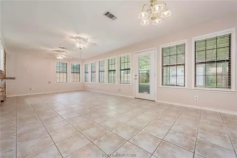 3608 Holly Dr, Bryan, TX 77802 photo 9