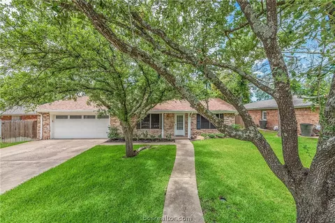 3608 Holly Dr, Bryan, TX 77802 photo 1