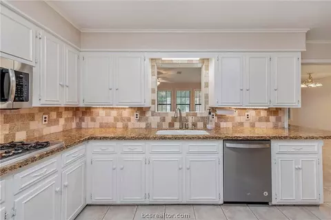3608 Holly Dr, Bryan, TX 77802 photo 12