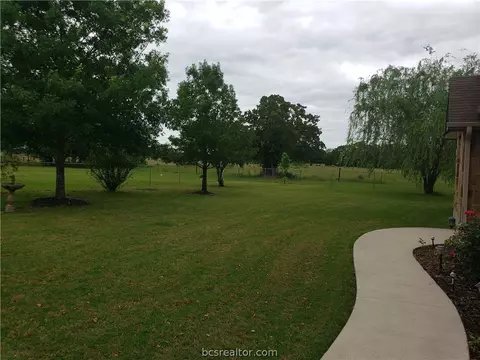 7423 Shirley Rd, Bryan, TX 77808 photo 3