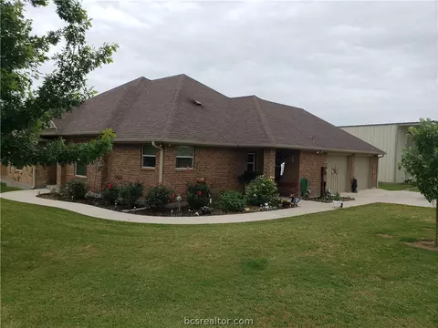 7423 Shirley Rd, Bryan, TX 77808 photo 2