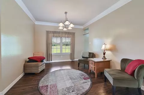 214 Rustic Oaks Dr, Bryan, TX 77808 photo 5
