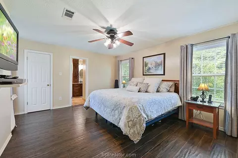 214 Rustic Oaks Dr, Bryan, TX 77808 photo 10