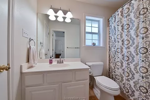 214 Rustic Oaks Dr, Bryan, TX 77808 photo 19