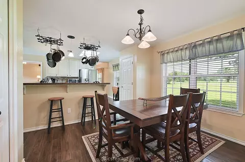 214 Rustic Oaks Dr, Bryan, TX 77808 photo 9