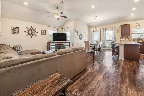 2002 Bleeker Cv, Bryan, TX 77807 photo 4