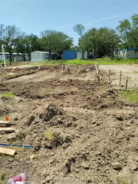 955 Harper Ln, Bryan, TX 77803 photo 2