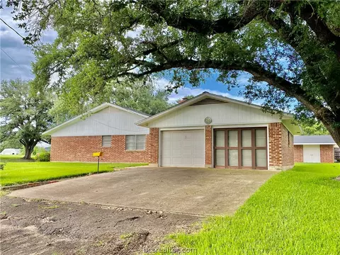 502 E Logan St, Calvert, TX 77837 photo 6