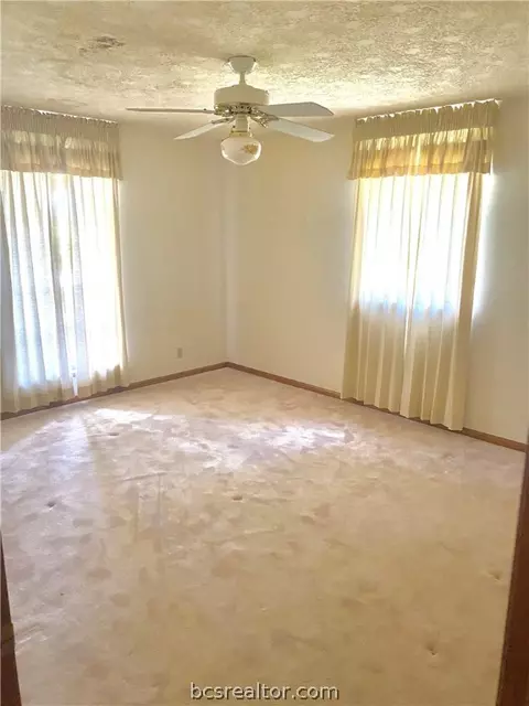 502 E Logan St, Calvert, TX 77837 photo 8
