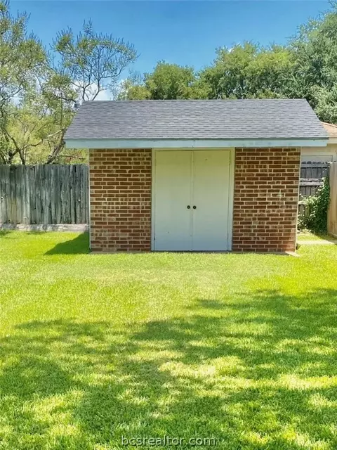 502 E Logan St, Calvert, TX 77837 photo 22