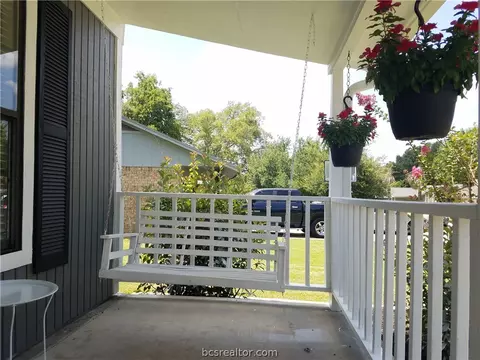 4110 Willow Oak St, Bryan, TX 77802 photo 4