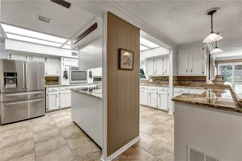 2704 Pinehurst, Bryan, TX 77802 photo 27