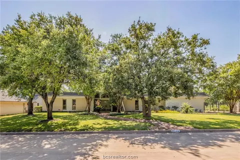 2704 Pinehurst, Bryan, TX 77802 photo 1