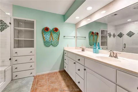 2704 Pinehurst, Bryan, TX 77802 photo 8