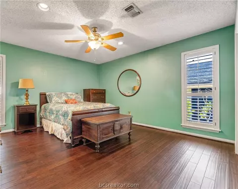 2704 Pinehurst, Bryan, TX 77802 photo 5