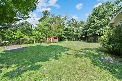 2402 Cindy Ln, Bryan, TX 77802 photo 18