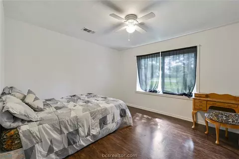 2402 Cindy Ln, Bryan, TX 77802 photo 8