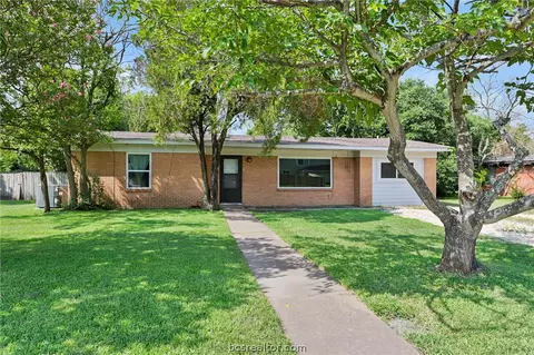 2402 Cindy Ln, Bryan, TX 77802 photo 1