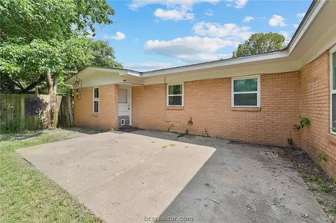 2402 Cindy Ln, Bryan, TX 77802 photo 17