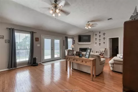 7210 Phillips Dr, Bryan, TX 77808 photo 12