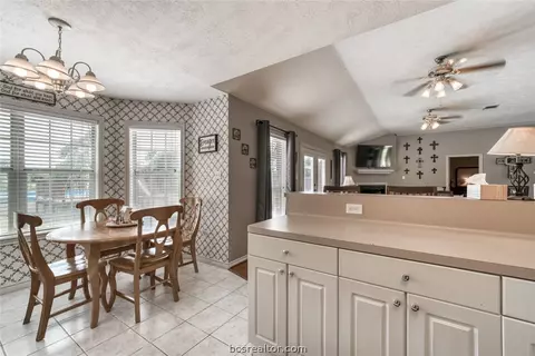 7210 Phillips Dr, Bryan, TX 77808 photo 16
