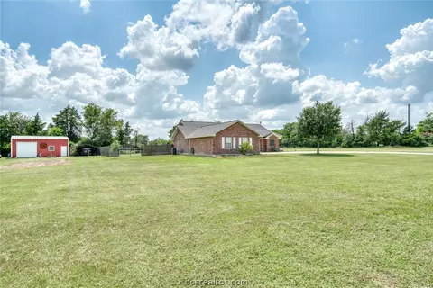 7210 Phillips Dr, Bryan, TX 77808 photo 5