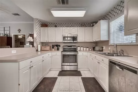 7210 Phillips Dr, Bryan, TX 77808 photo 15