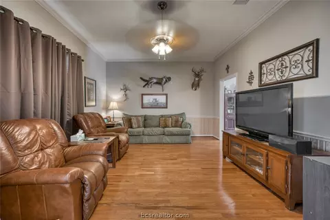 7210 Phillips Dr, Bryan, TX 77808 photo 9