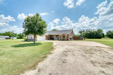7210 Phillips Dr, Bryan, TX 77808 photo 6
