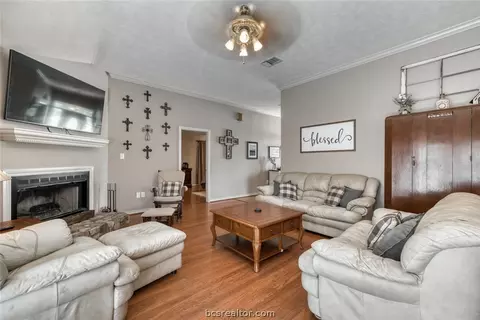 7210 Phillips Dr, Bryan, TX 77808 photo 11