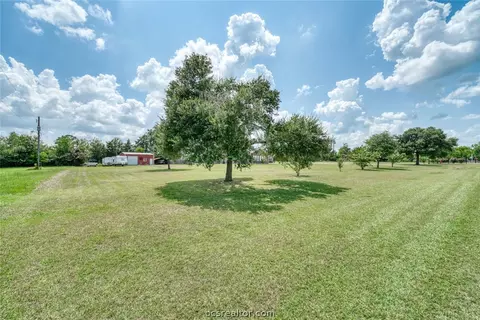 7210 Phillips Dr, Bryan, TX 77808 photo 4