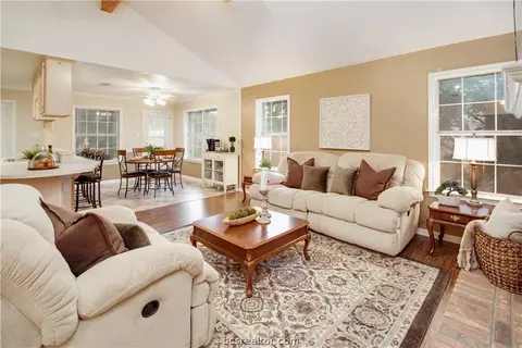 1817 Gettysburg Ln, Bryan, TX 77802 photo 4