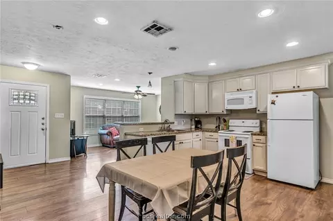 1609 Burt St, Bryan, TX 77802 photo 7
