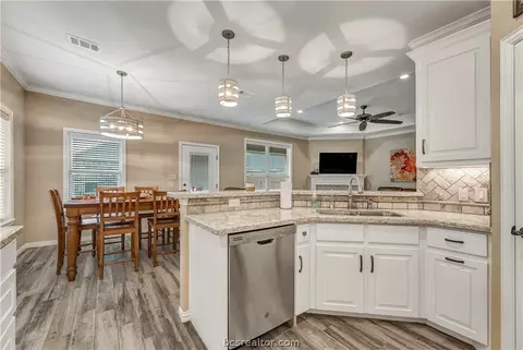 3049 Peterson Cir, Bryan, TX 77802 photo 11