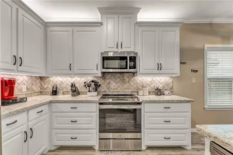3049 Peterson Cir, Bryan, TX 77802 photo 9