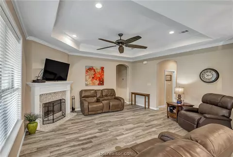 3049 Peterson Cir, Bryan, TX 77802 photo 3