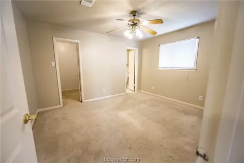 1701 Luza St, Bryan, TX 77802 photo 9