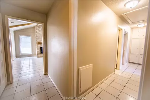 1701 Luza St, Bryan, TX 77802 photo 3