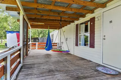111 Hill Loop, Somerville, TX 77879 photo 2