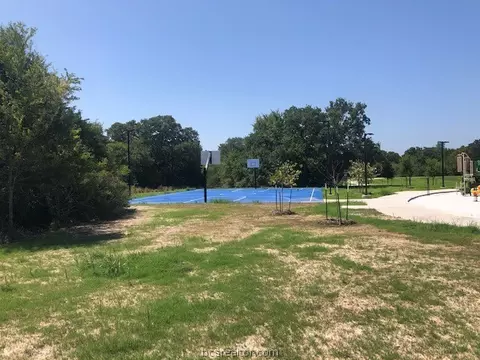 2004 Viva Rd, Bryan, TX 77807 photo 3