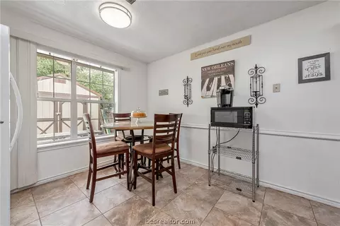 1449 Cedarcrest Ln, Bryan, TX 77803 photo 8