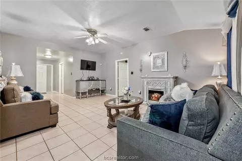 1449 Cedarcrest Ln, Bryan, TX 77803 photo 7