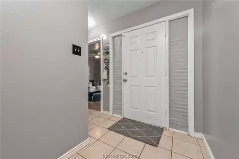 1449 Cedarcrest Ln, Bryan, TX 77803 photo 4