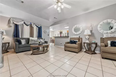 1449 Cedarcrest Ln, Bryan, TX 77803 photo 6