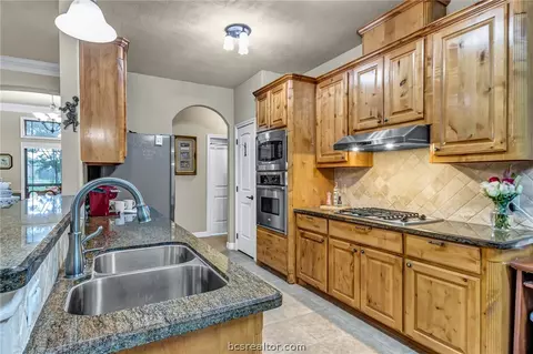 2909 Alba Ct, Bryan, TX 77808 photo 5