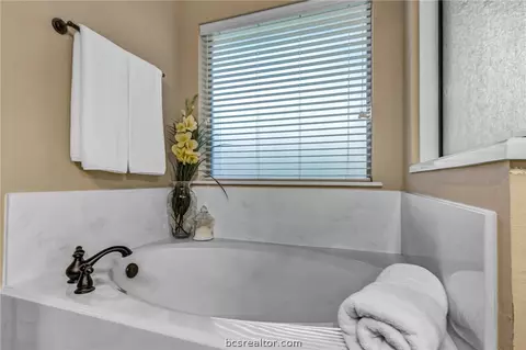 2909 Alba Ct, Bryan, TX 77808 photo 15