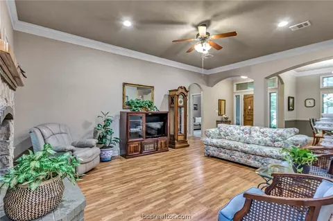 2909 Alba Ct, Bryan, TX 77808 photo 4