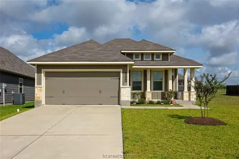 2004 Jester Trl, Bryan, TX 77807 photo 1