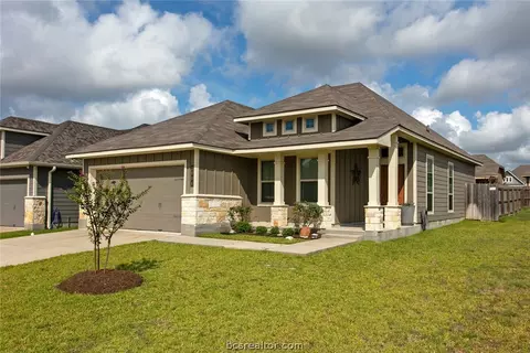 2004 Jester Trl, Bryan, TX 77807 photo 2